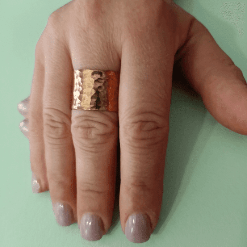 Anillo laqueado.